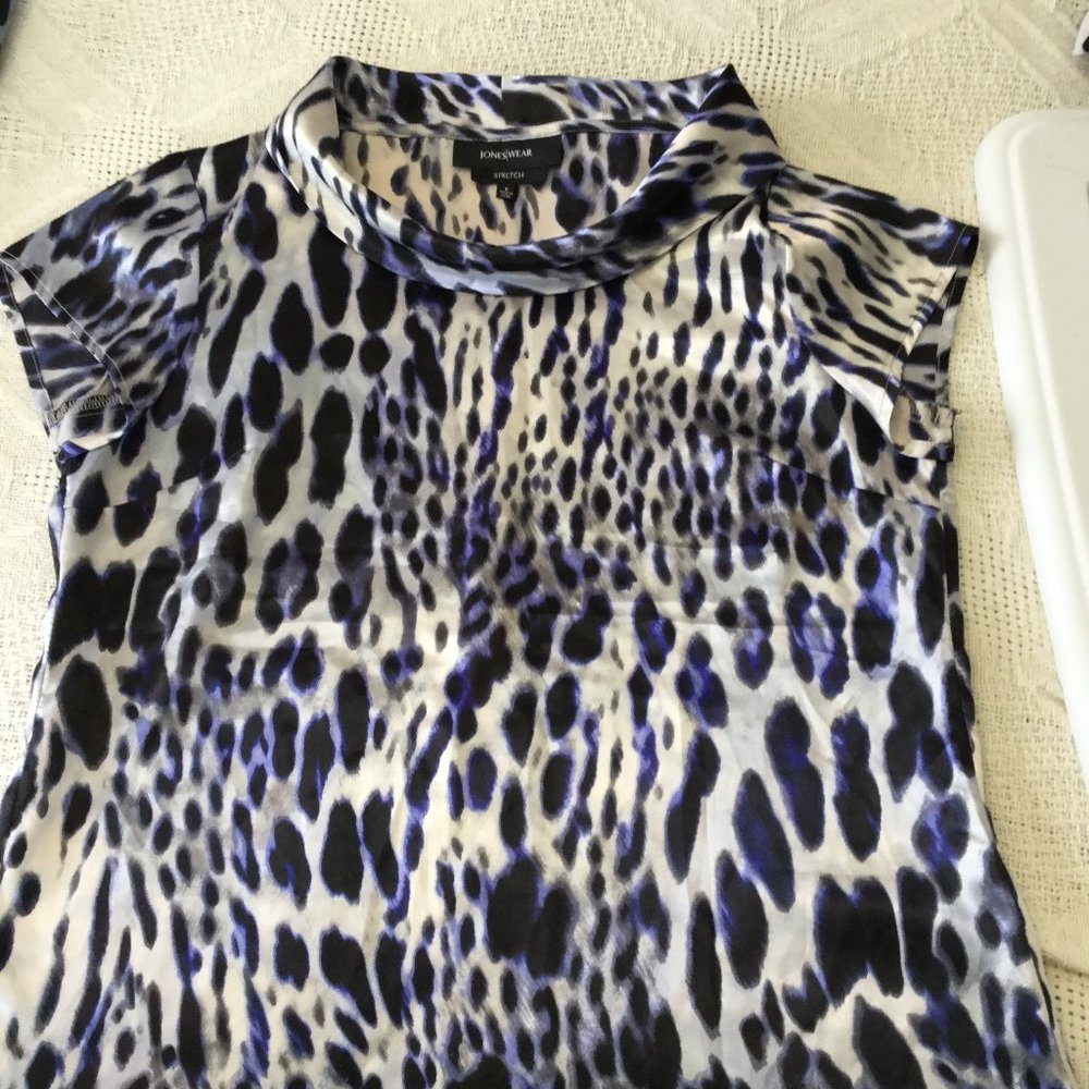 Sz 6 Jones Wear Short Sleeve Top